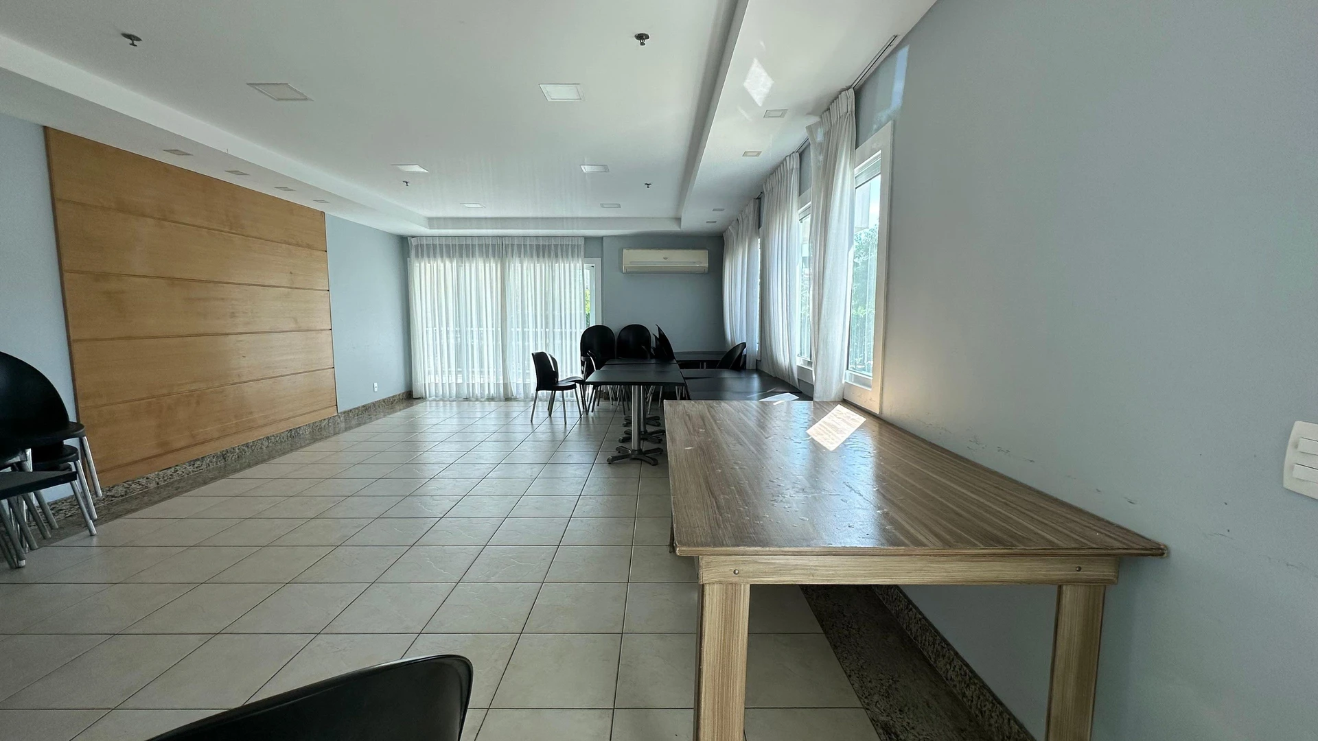 3-bedroom apartment with a glass-enclosed balcony — photo 7