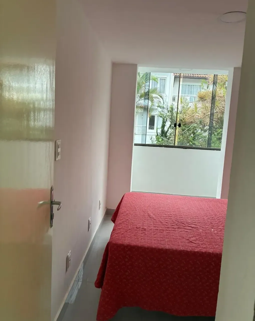 Apartamento de 2 quartos com cozinha separada e 60 m² — photo 10