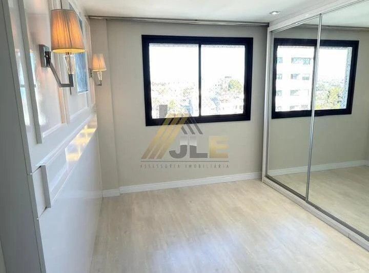 111 m² apartment with 2 bedrooms and a glassed-in balcony — photo 3