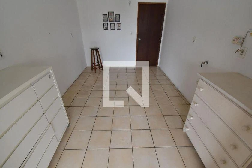 6-bedroom house with a washing machine in Curitiba — photo 8