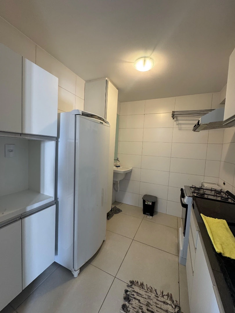 Furnished 2-bedroom apartment with open-plan kitchen — photo 5