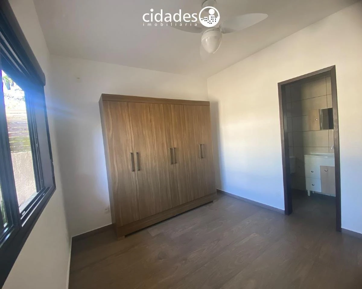 Apartment, 95 m², with wood or laminate floors — photo 11