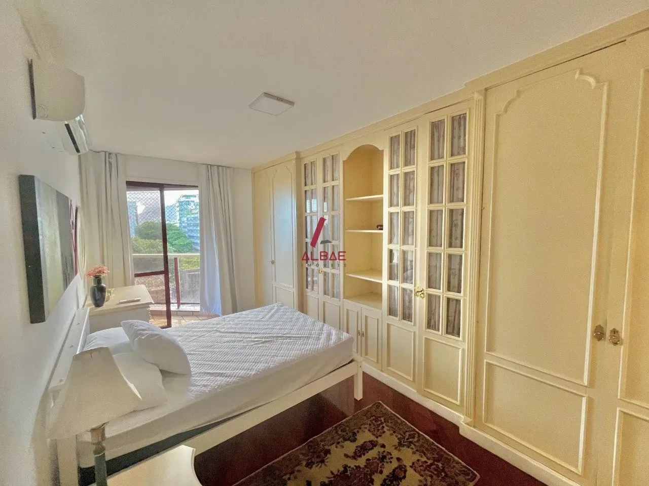 3-bedroom apartment with a balcony and 4 bathrooms — photo 8