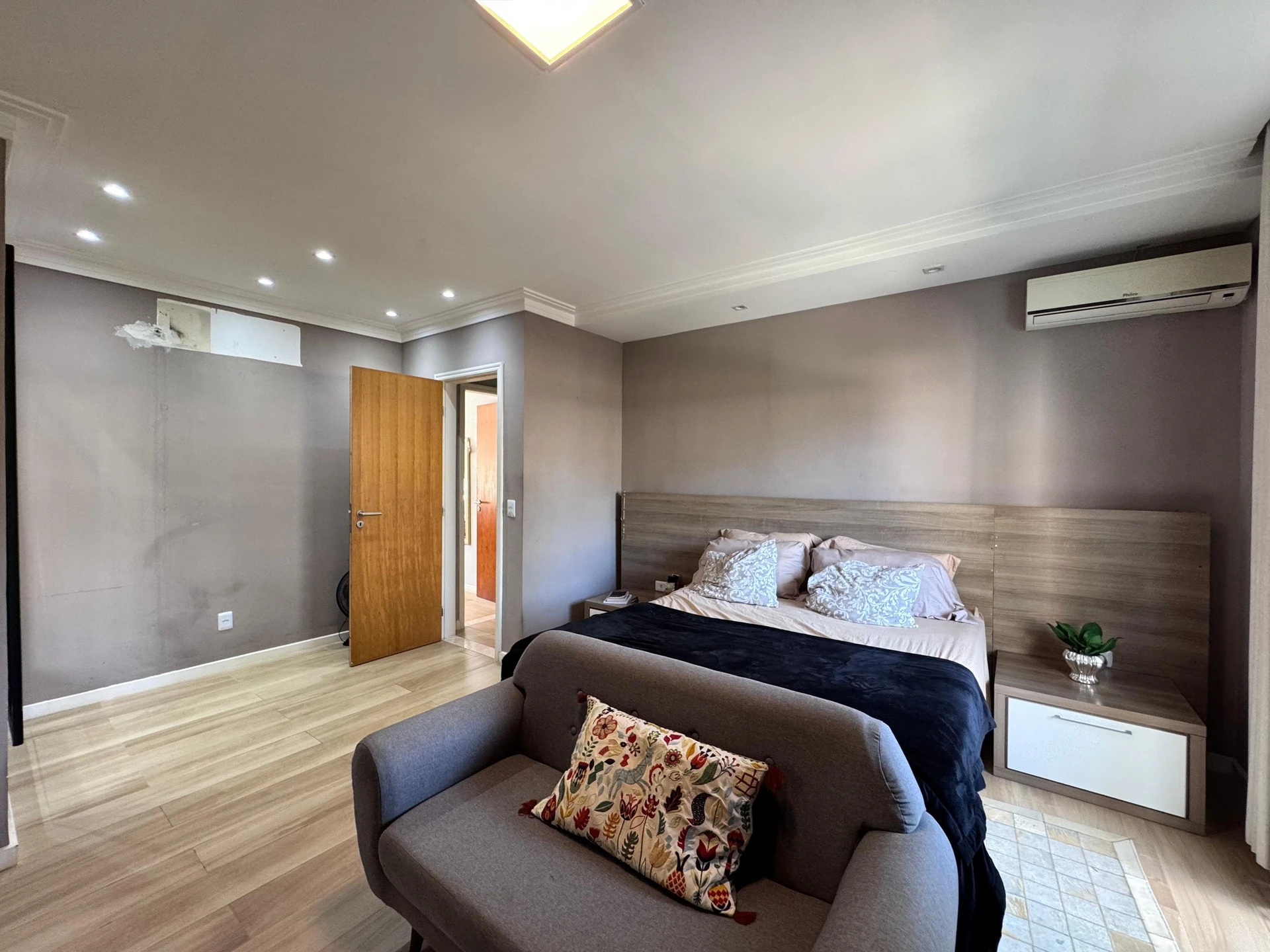 Furnished house with 4 en-suites and 6 bathrooms — photo 10