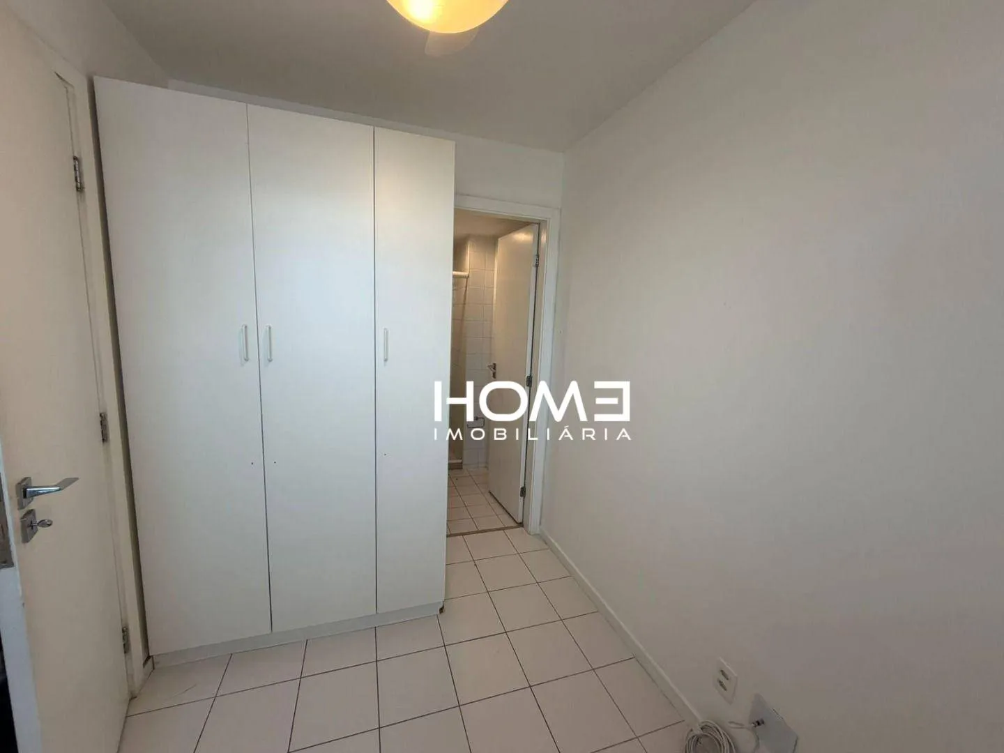 Furnished apartment, 365 m², with floor-to-ceiling windows — photo 12