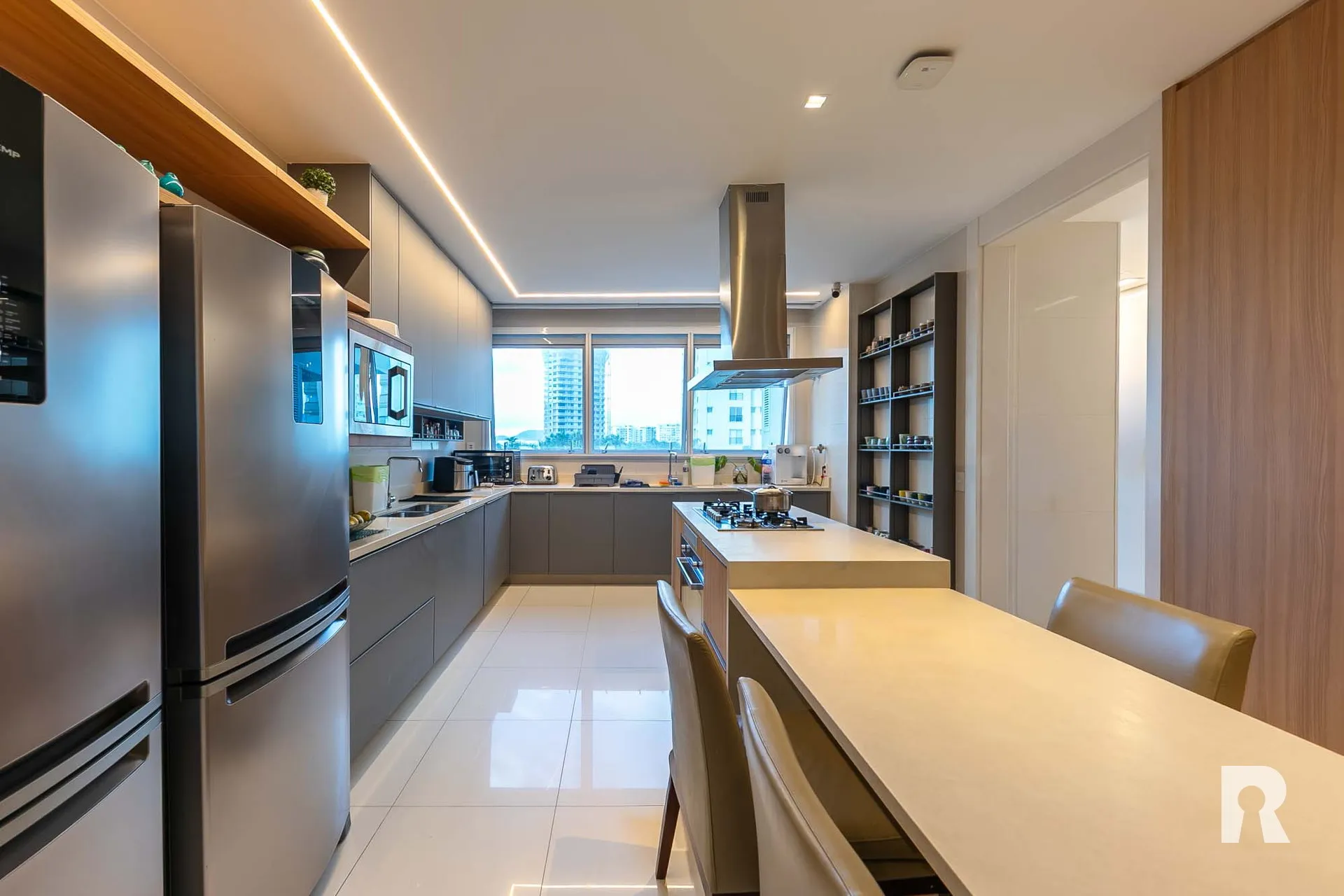 Apartamento mobiliado com cozinha integrada e 5 suítes — photo 24