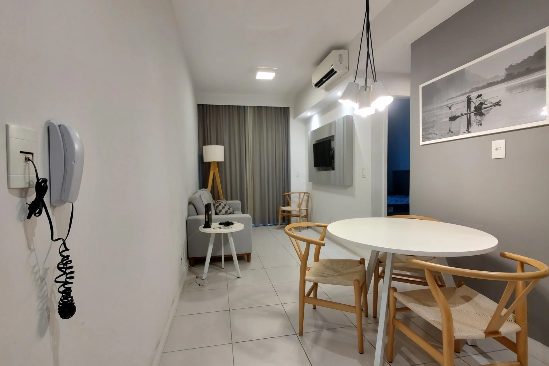 Furnished 1-bedroom apartment with an open-plan kitchen — photo 9