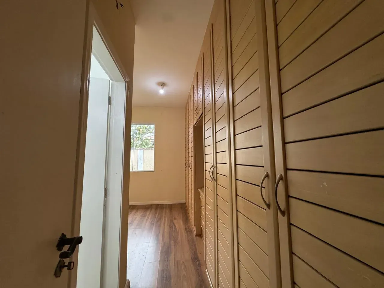 House with 4 bedrooms and 360 m² with open-plan kitchen — photo 2