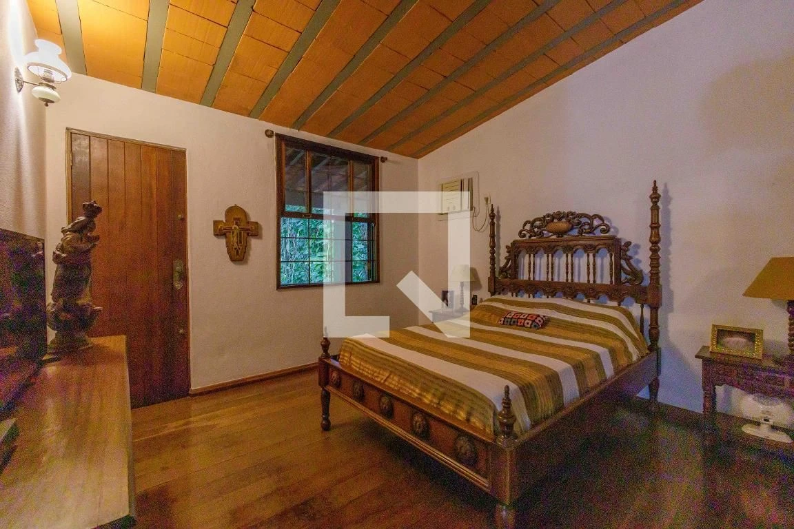4-bedroom house with a walk-in closet in Rio de Janeiro — photo 7