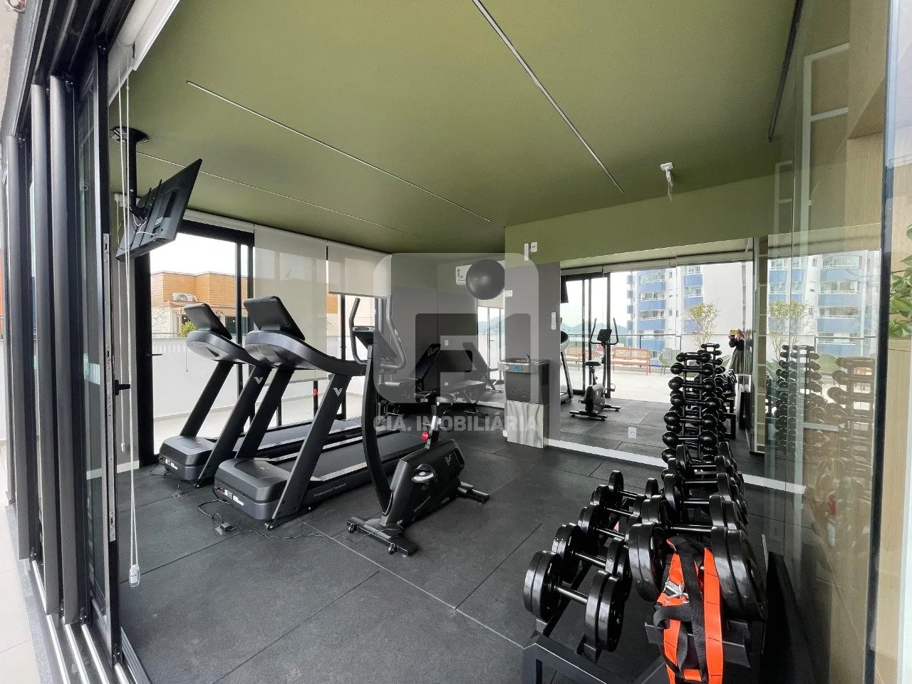 Furnished 45 m² studio with 1 bedroom and open kitchen — photo 9