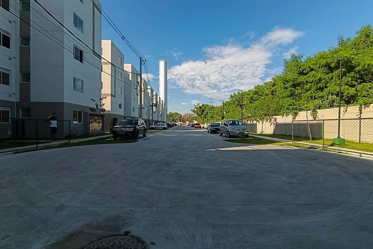 Unfurnished 2-bedroom apartment with no parking — photo 2
