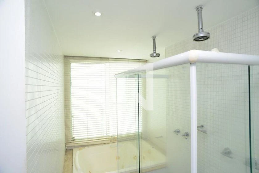 4-bedroom apartment with 250 m² and 3 en-suite baths — photo 30