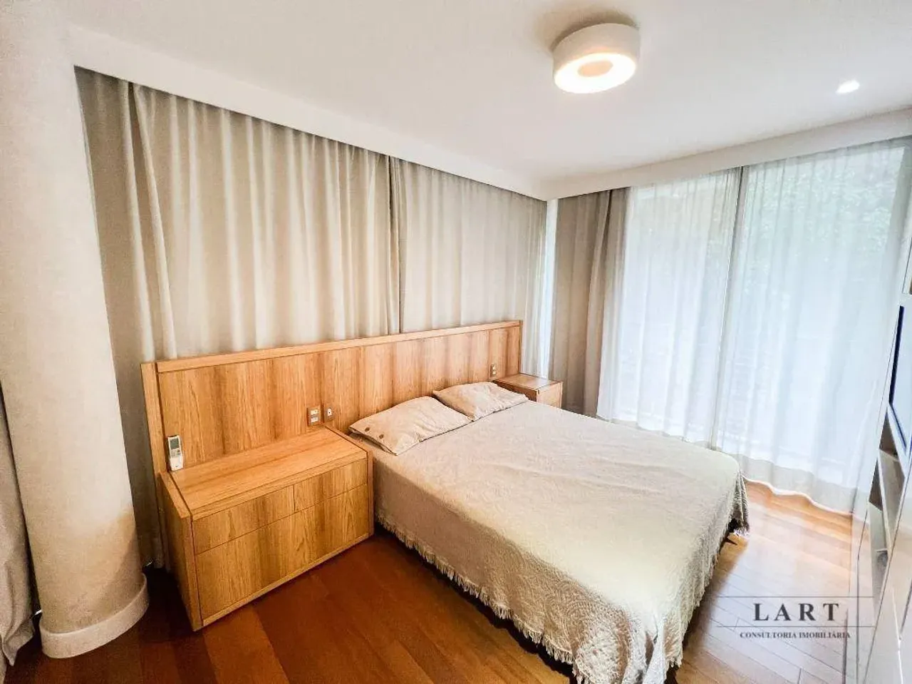 Furnished 2-bedroom apartment with open-plan kitchen — photo 5