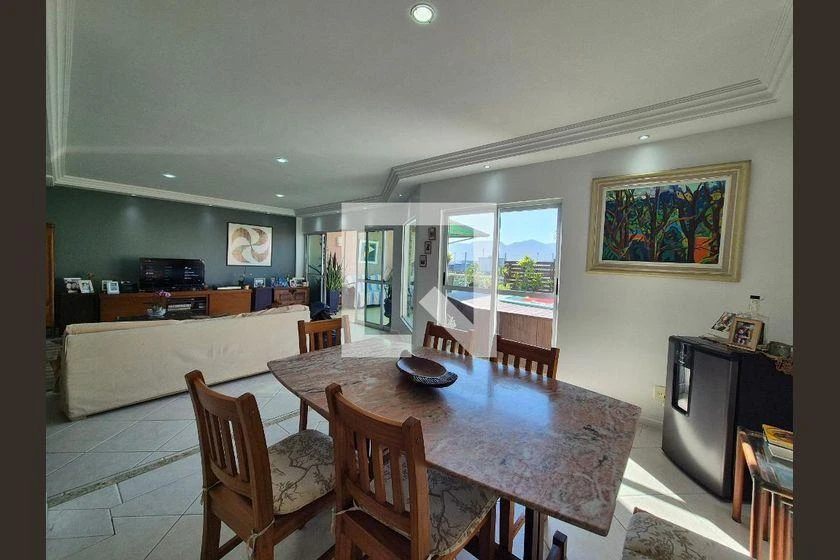 Apartment, 265 m², with a glass-enclosed balcony — photo 27