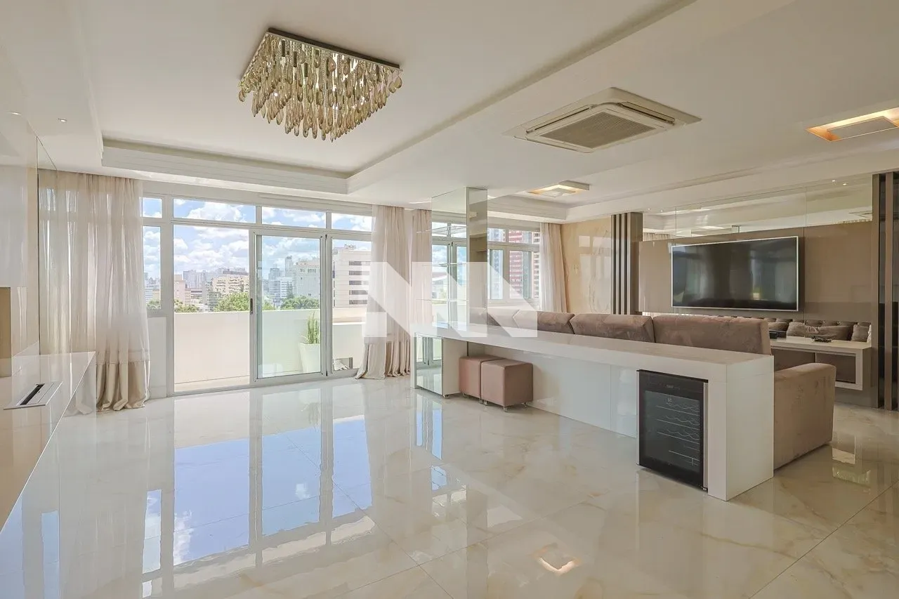 Rental apartment with 2 en-suite bedrooms and 192 m² — photo 2