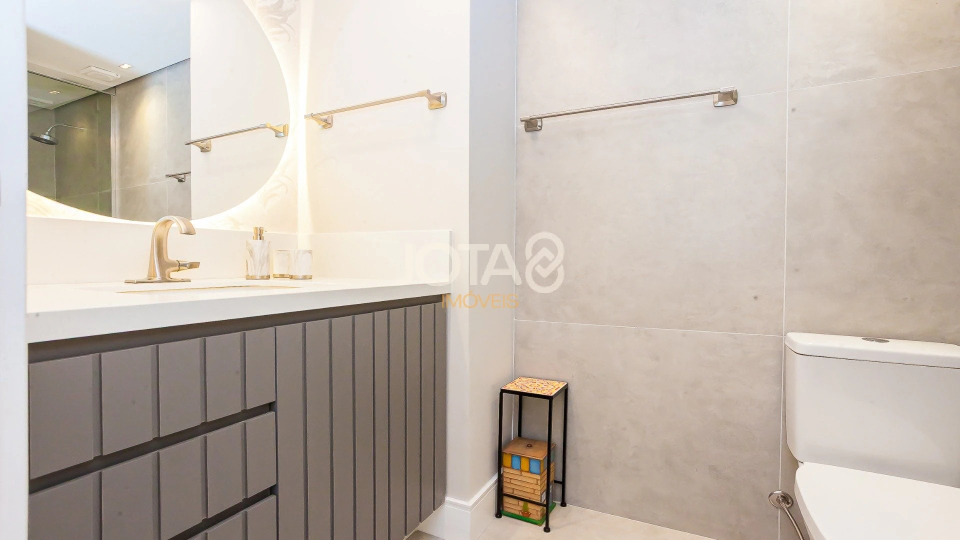 199 m² apartment with 2 bedrooms and a suite, 2 parking — photo 24