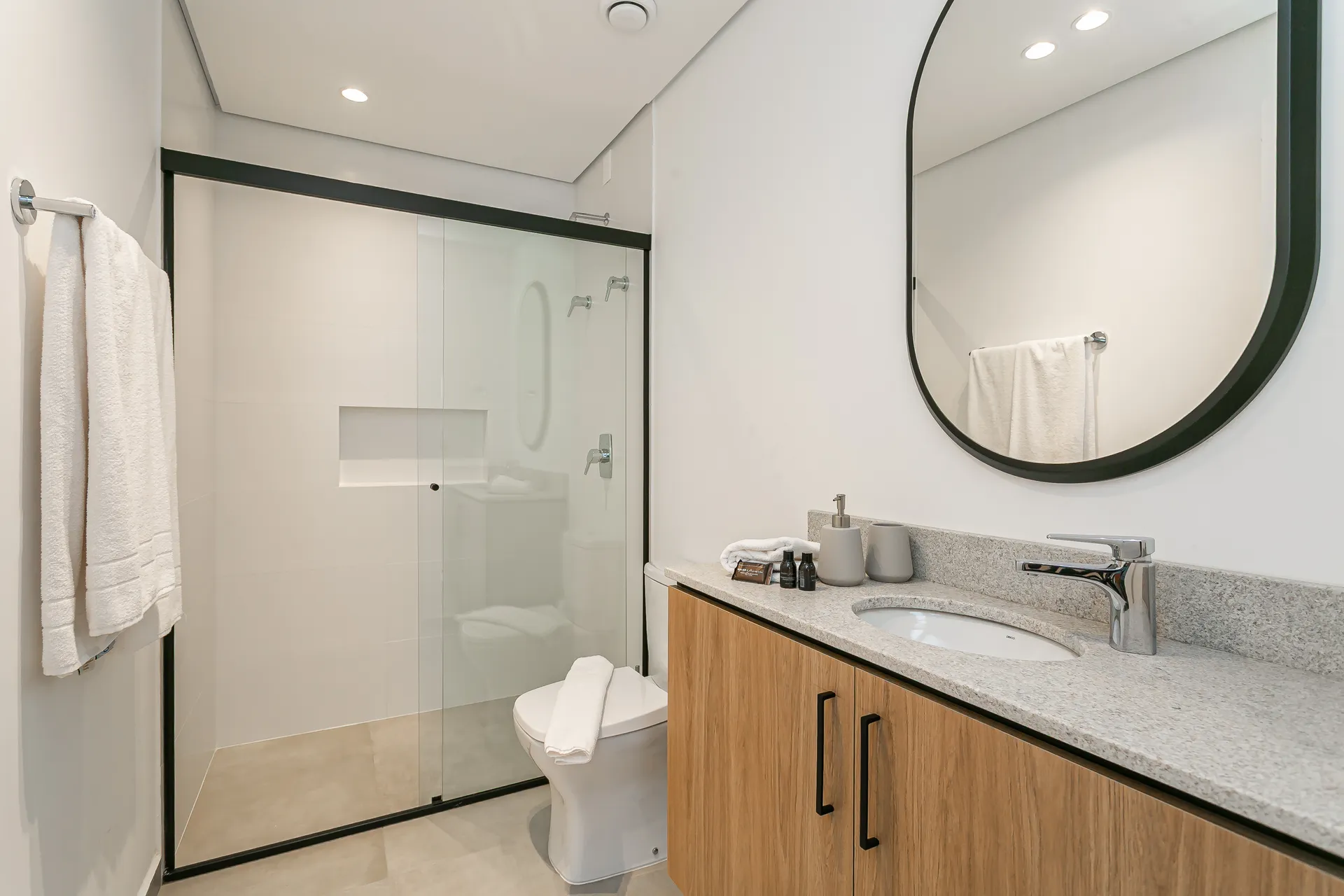 Furnished 81 m² loft with 1 bedroom and terrace — photo 4