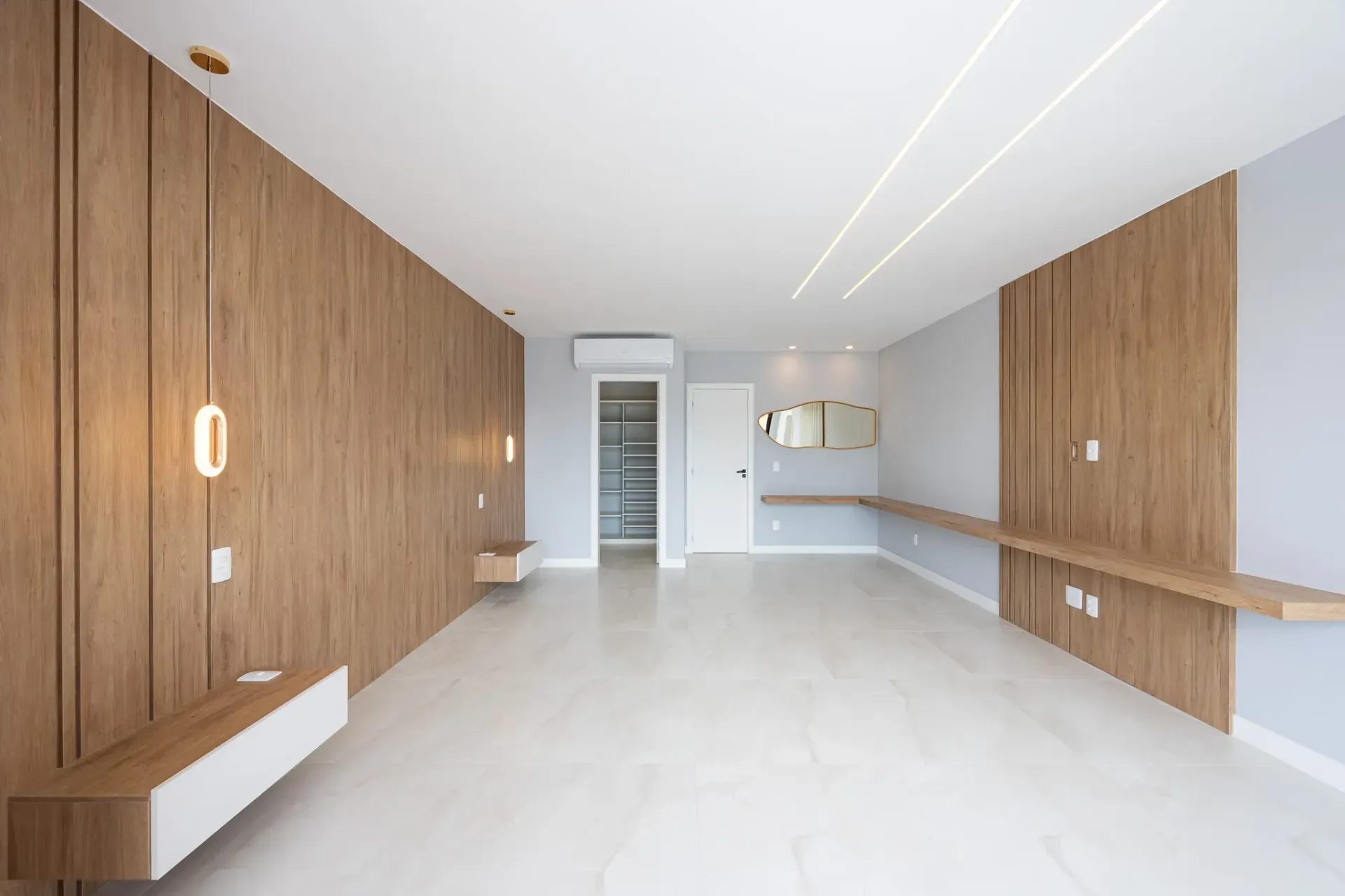 Furnished house with 5 suites and floor-to-ceiling windows — photo 32