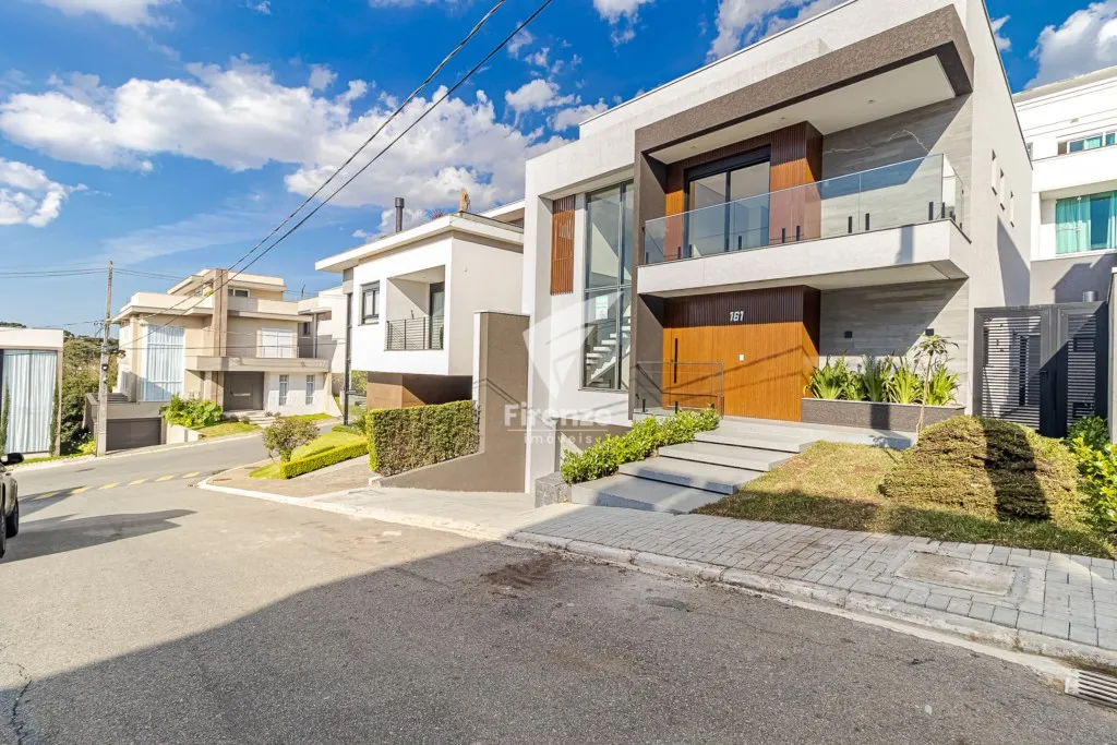 Furnished house with 4 bedrooms and 320 m² — photo 64