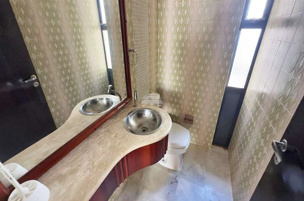 Single-story house with 3 bedrooms and an electric stove — photo 5