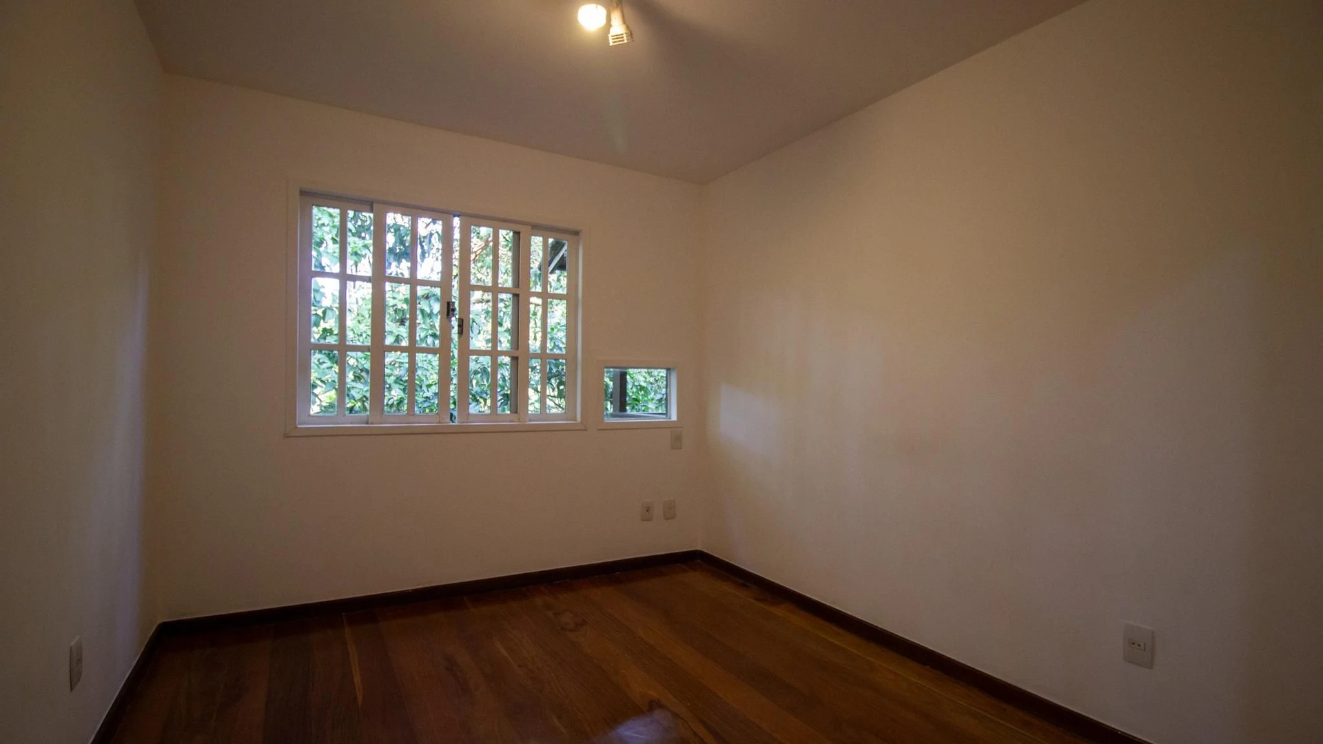 Casa com 4 quartos e 4 banheiros, com 3 vagas — photo 39