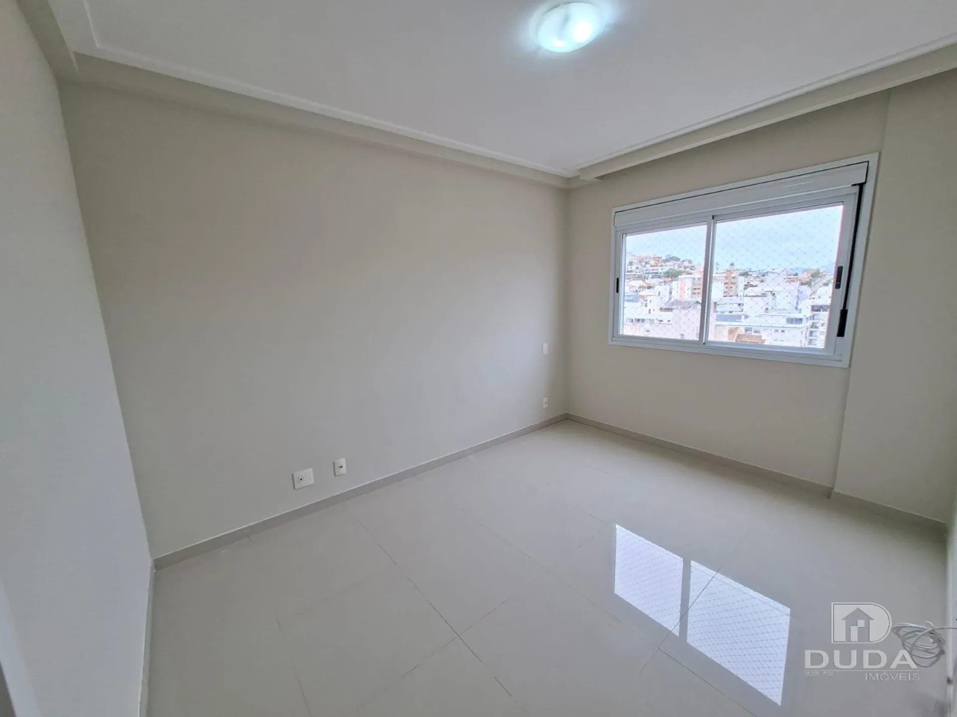 Apartment on the 10th floor with floor-to-ceiling windows — photo 111