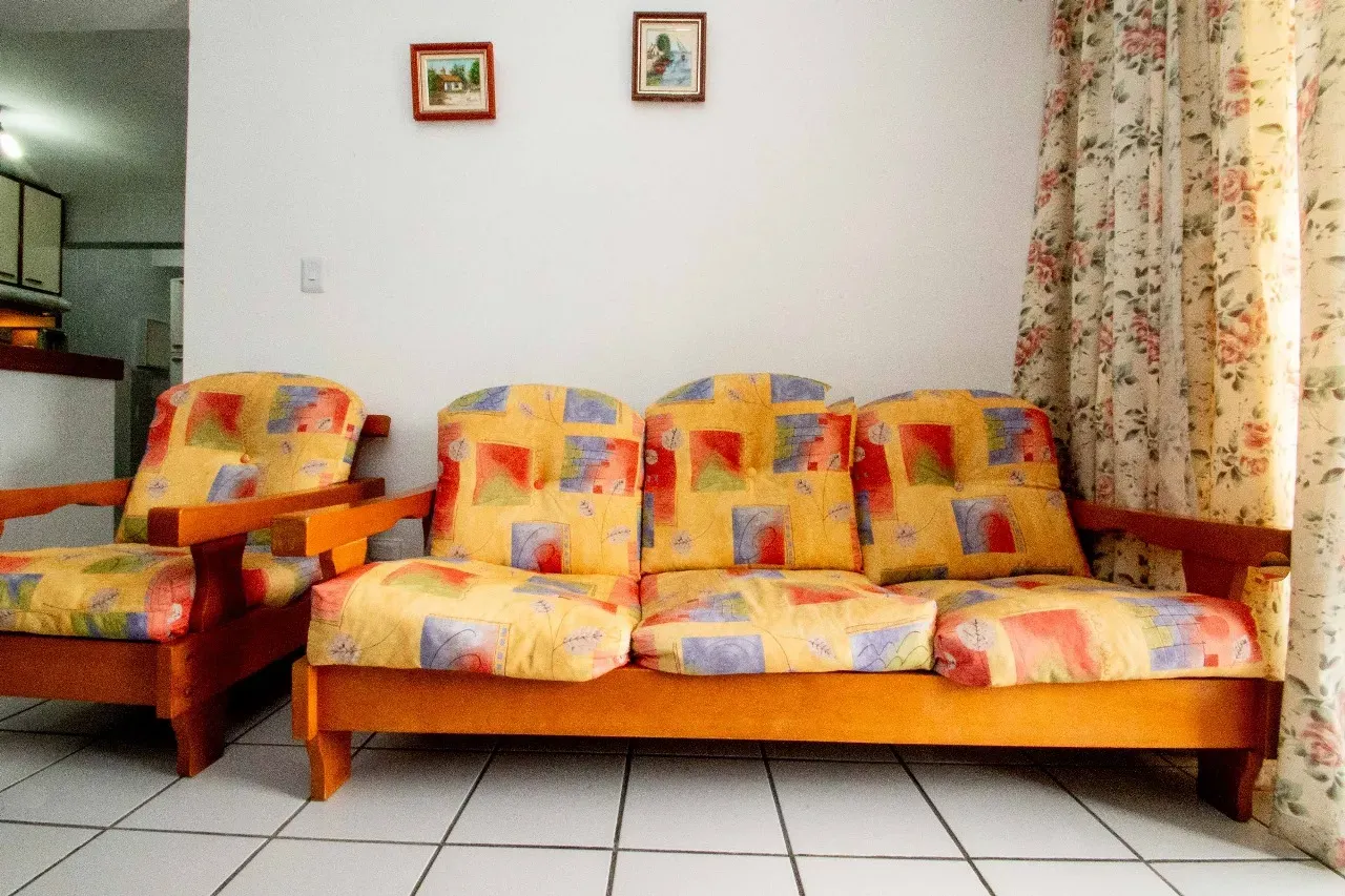 Unfurnished 2-bedroom apartment with 1 parking spot — photo 2