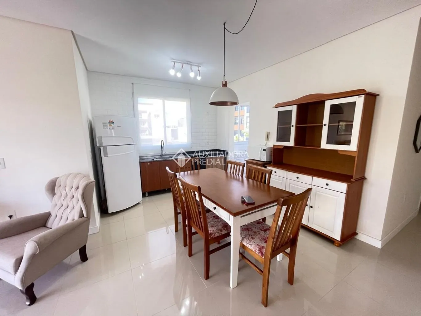 Apartamento amueblado de 3 dormitorios con cocina abierta — photo 5