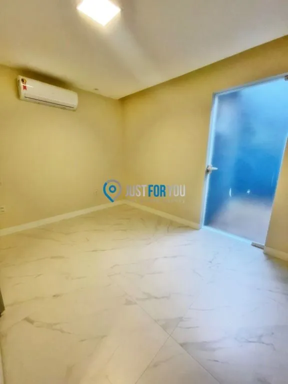 Furnished house with 4 en-suites and 330 m² plus 2 parking — photo 36