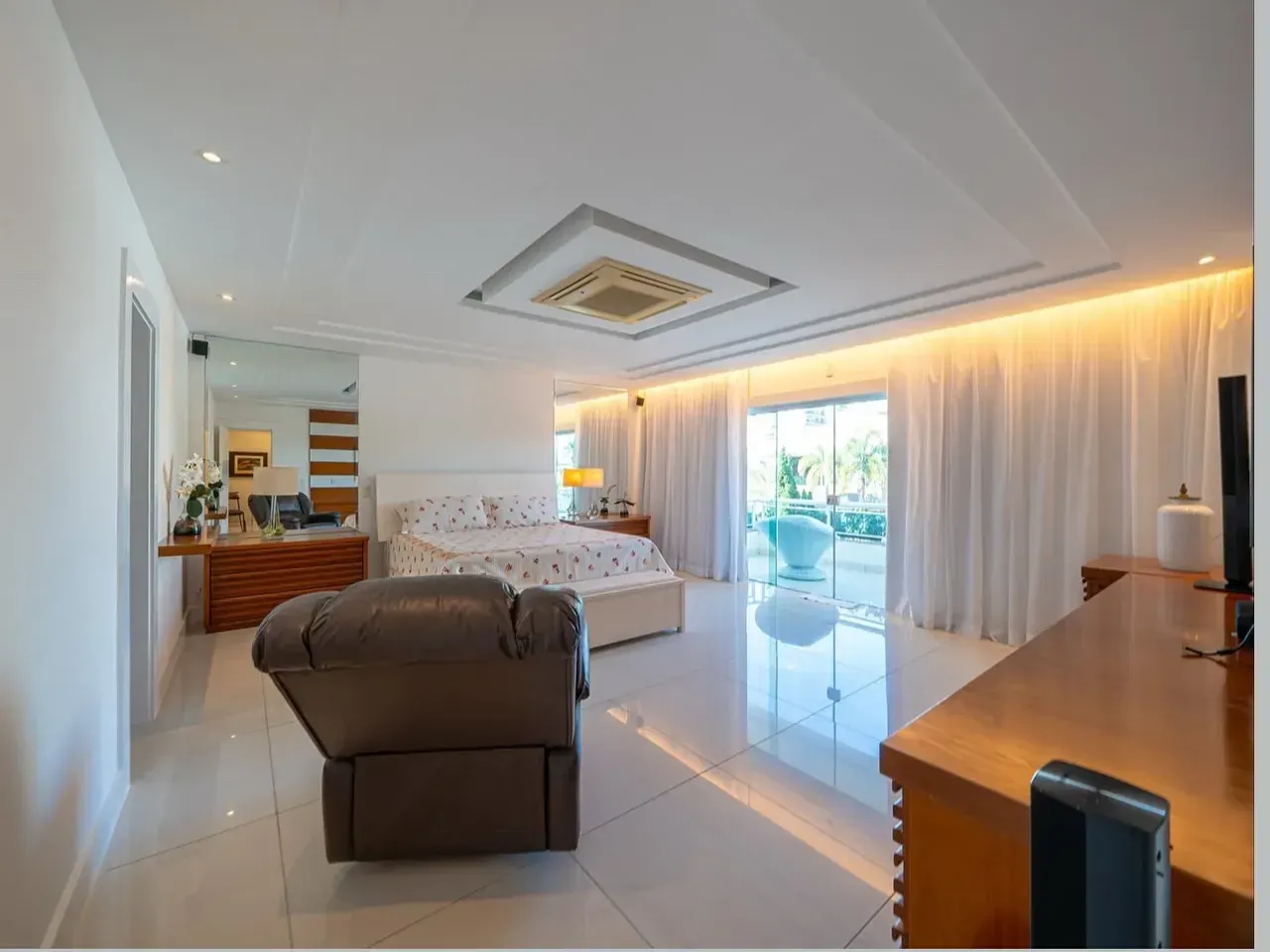 House with 5 bedrooms, 5 baths and 1000 m² — photo 10