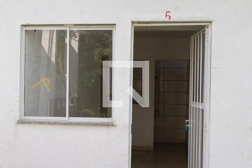 38 m² unfurnished studio with private garden and 1 parking — photo 45