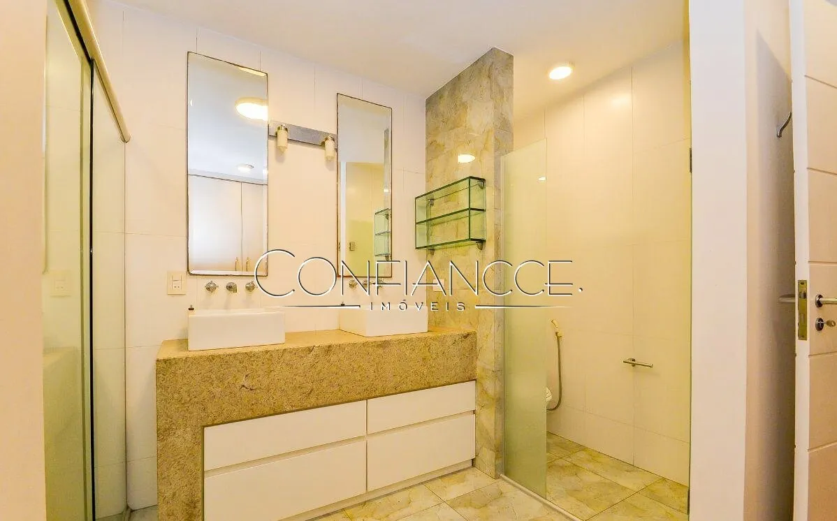 Камін та 4 спальні: будинок 250 м² — photo 27