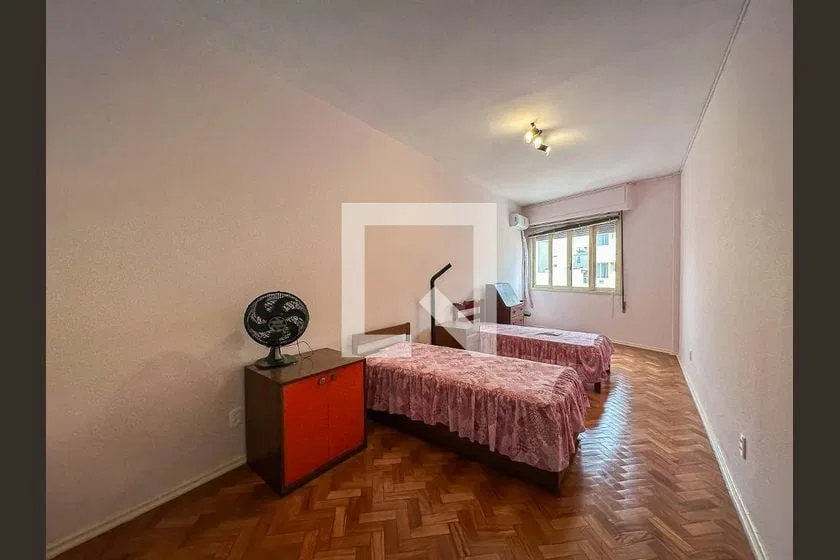 4-bedroom apartment with 3 bathrooms and 206 m² — photo 30