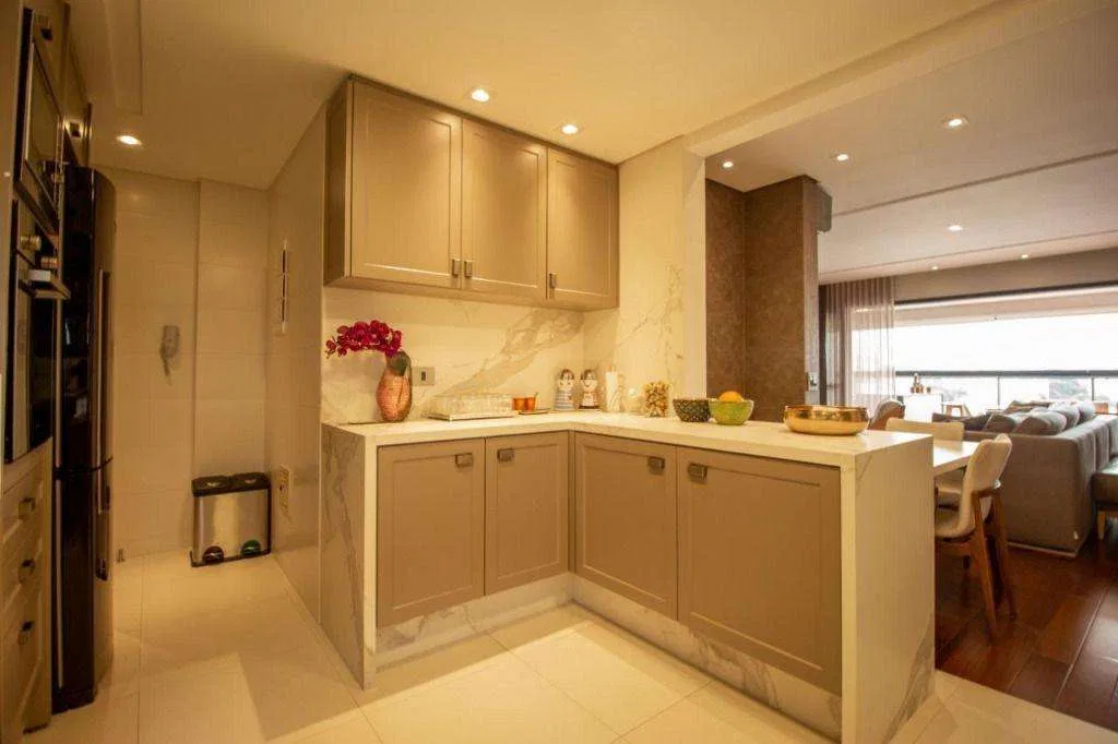 Home office in a 4-bedroom apartment, 181 m² — photo 18