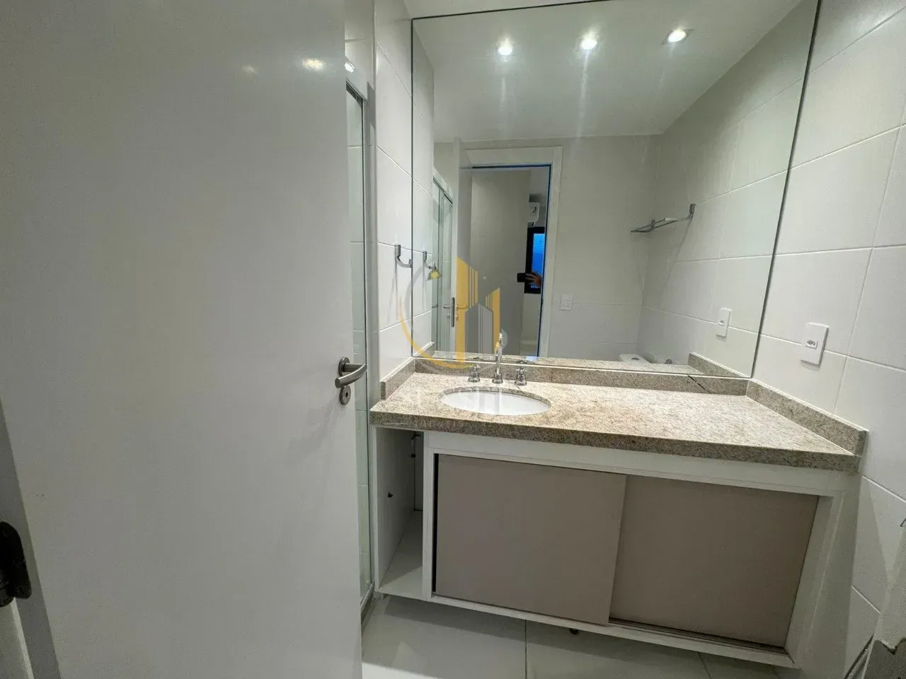 Apartment with a closed gas kitchen and 3 bedrooms — photo 6