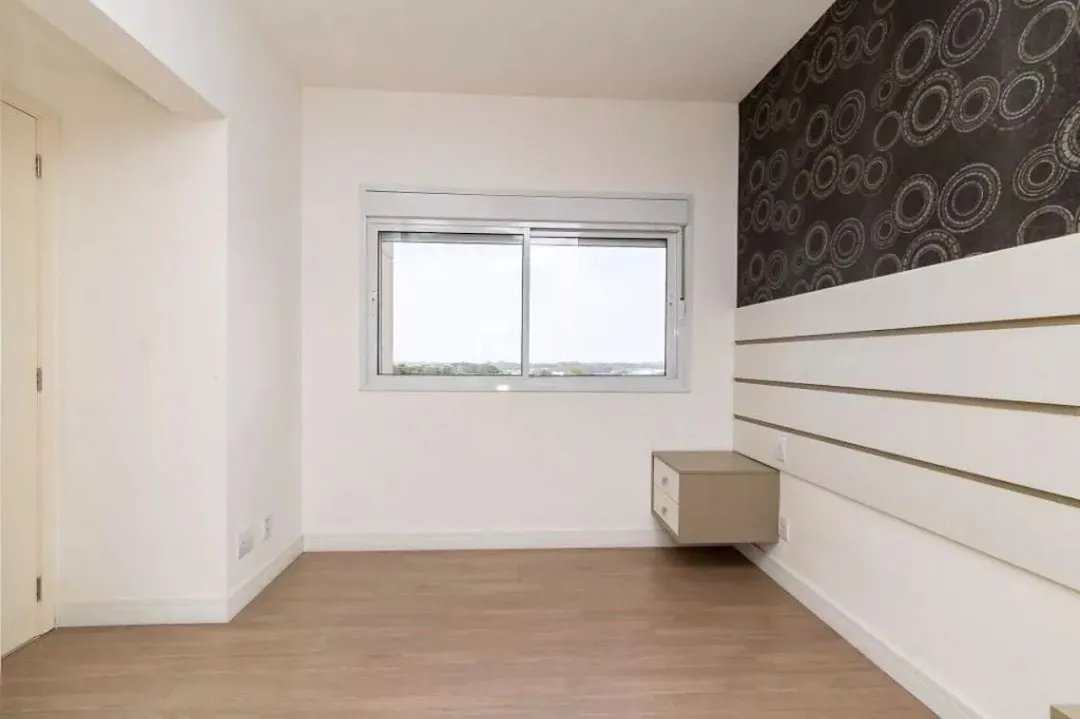 Apartamento de 2 dormitorios con balcón cerrado en vidrio — photo 14