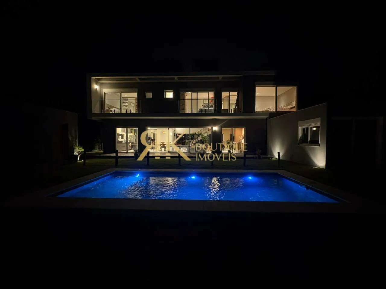 House with 4 en-suite bedrooms and a private pool — photo 14