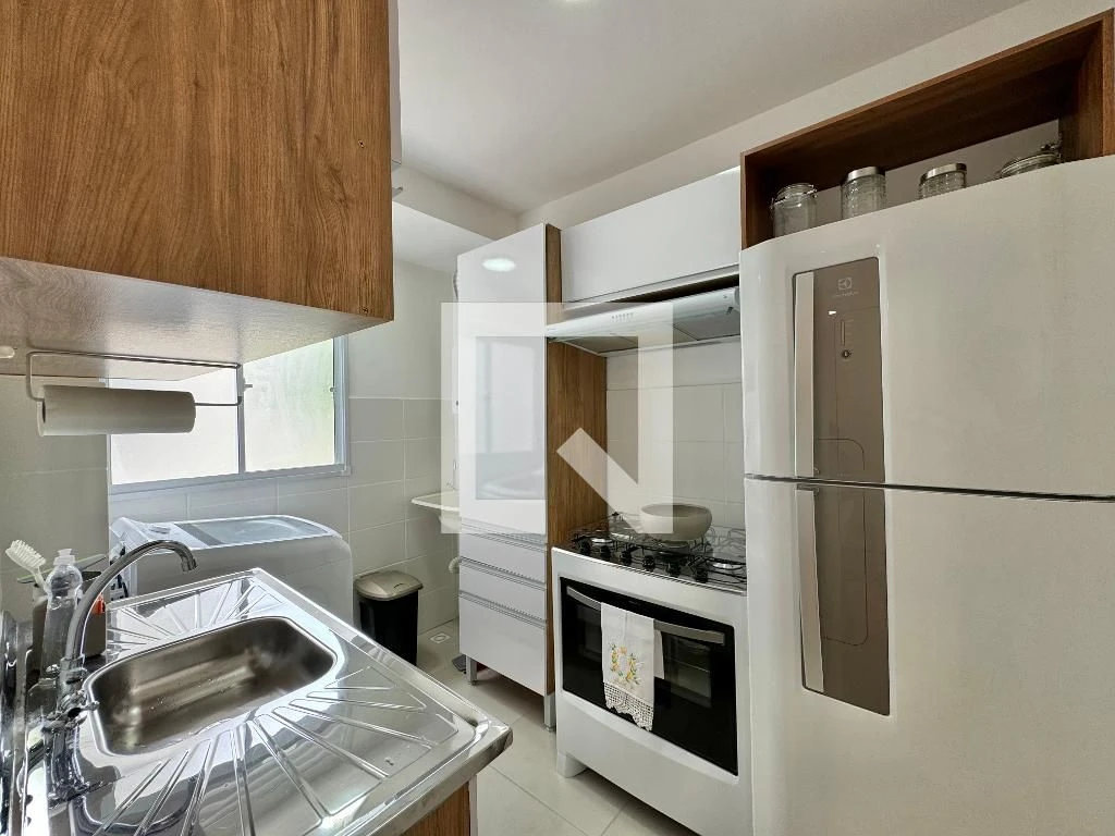 Furnished 2-bedroom apartment with 1 bathroom and mountain view — photo 5
