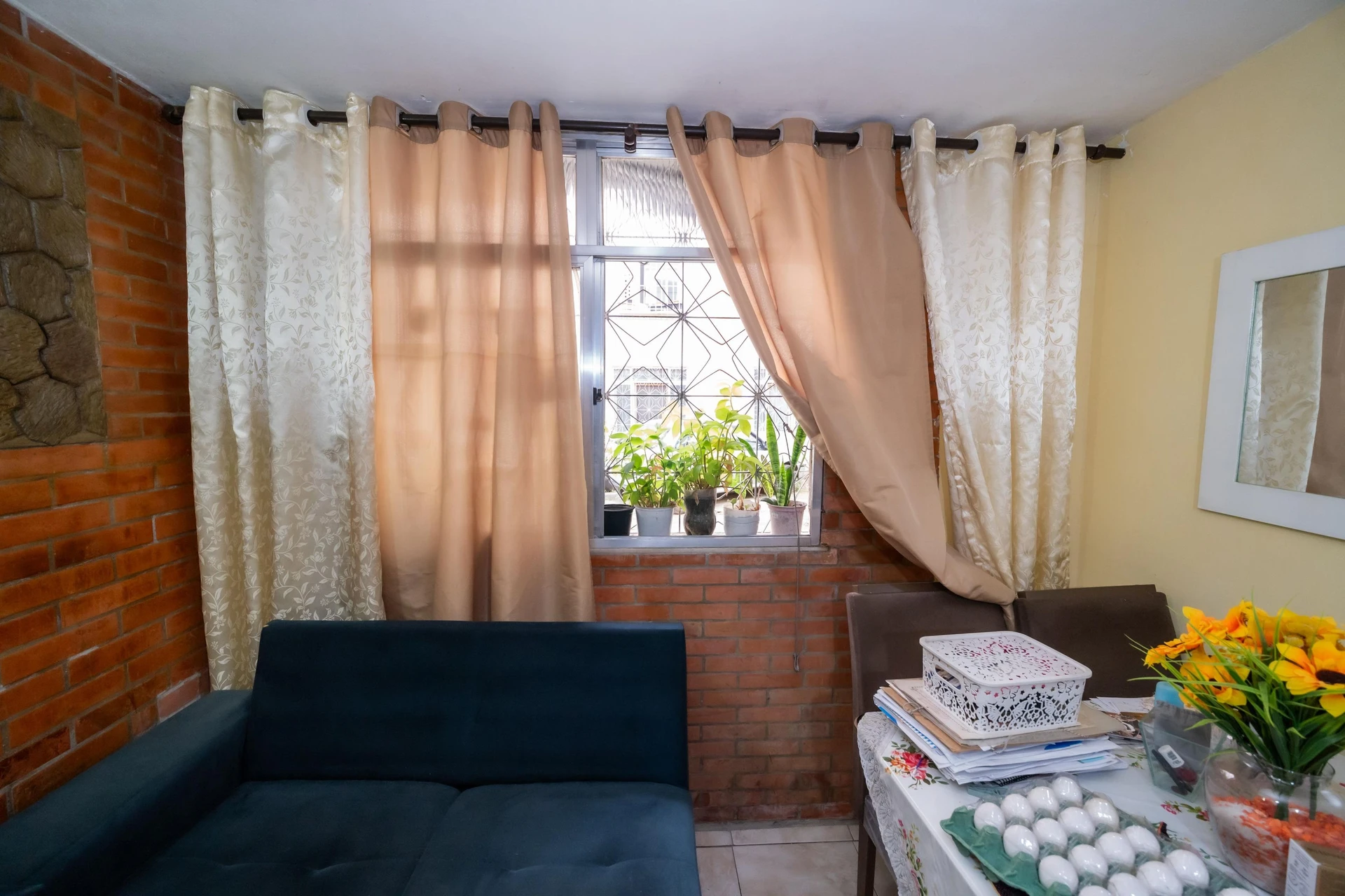 Furnished 2-bedroom apartment with 1 bathroom — photo 10
