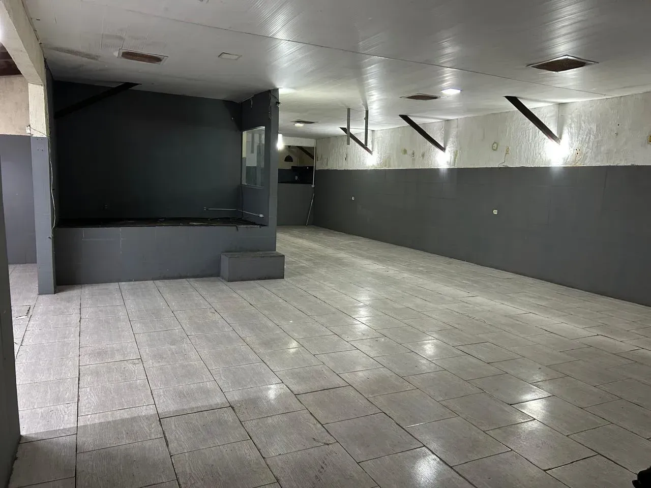 Немеблированный дом 230 м² с 3 спальнями и отдельной кухней — photo 4