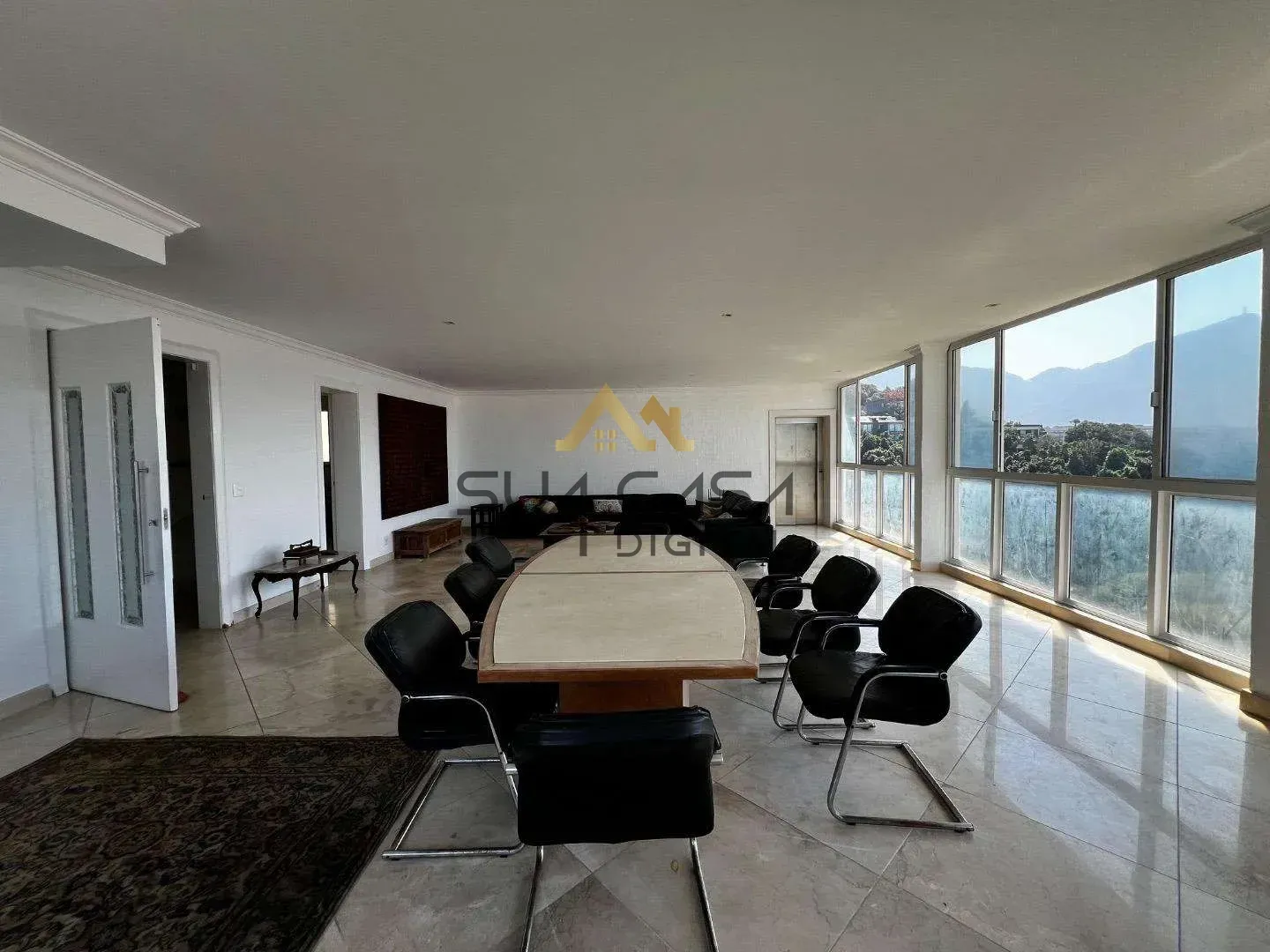 House with 5 bedrooms, 5 bathrooms and built-in wardrobes — photo 21