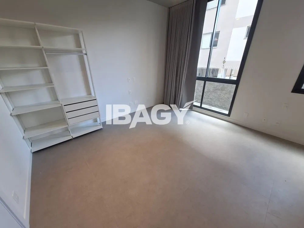 59 m² furnished studio with a ready workspace desk — photo 3