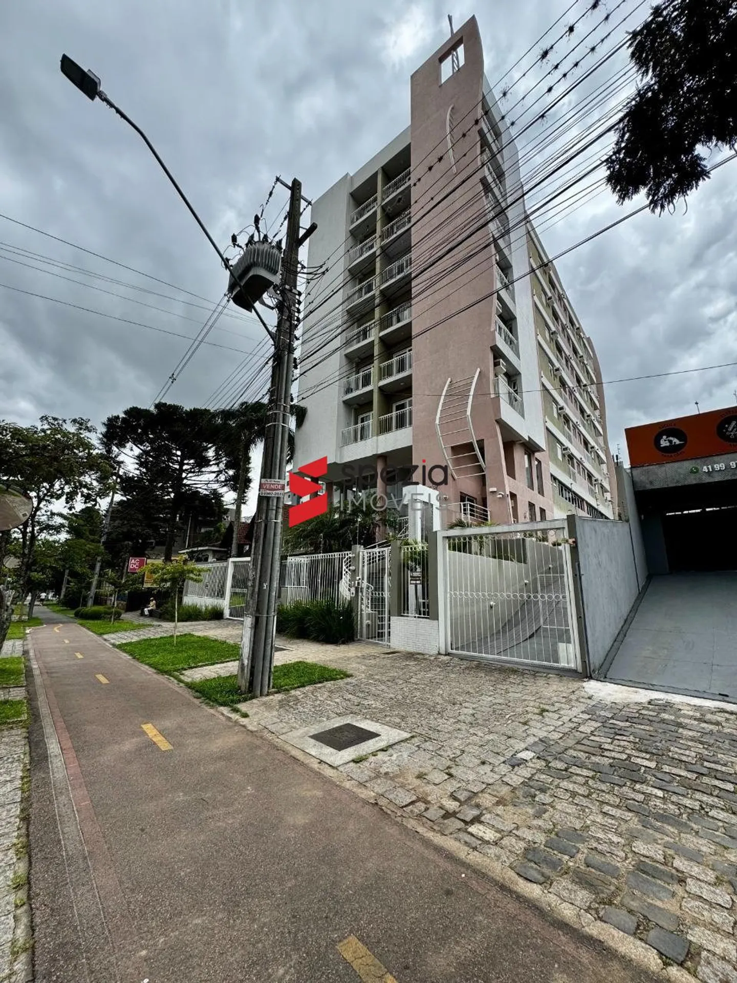 Рабочее место и 2 спальни: квартира 52 м² — photo 31