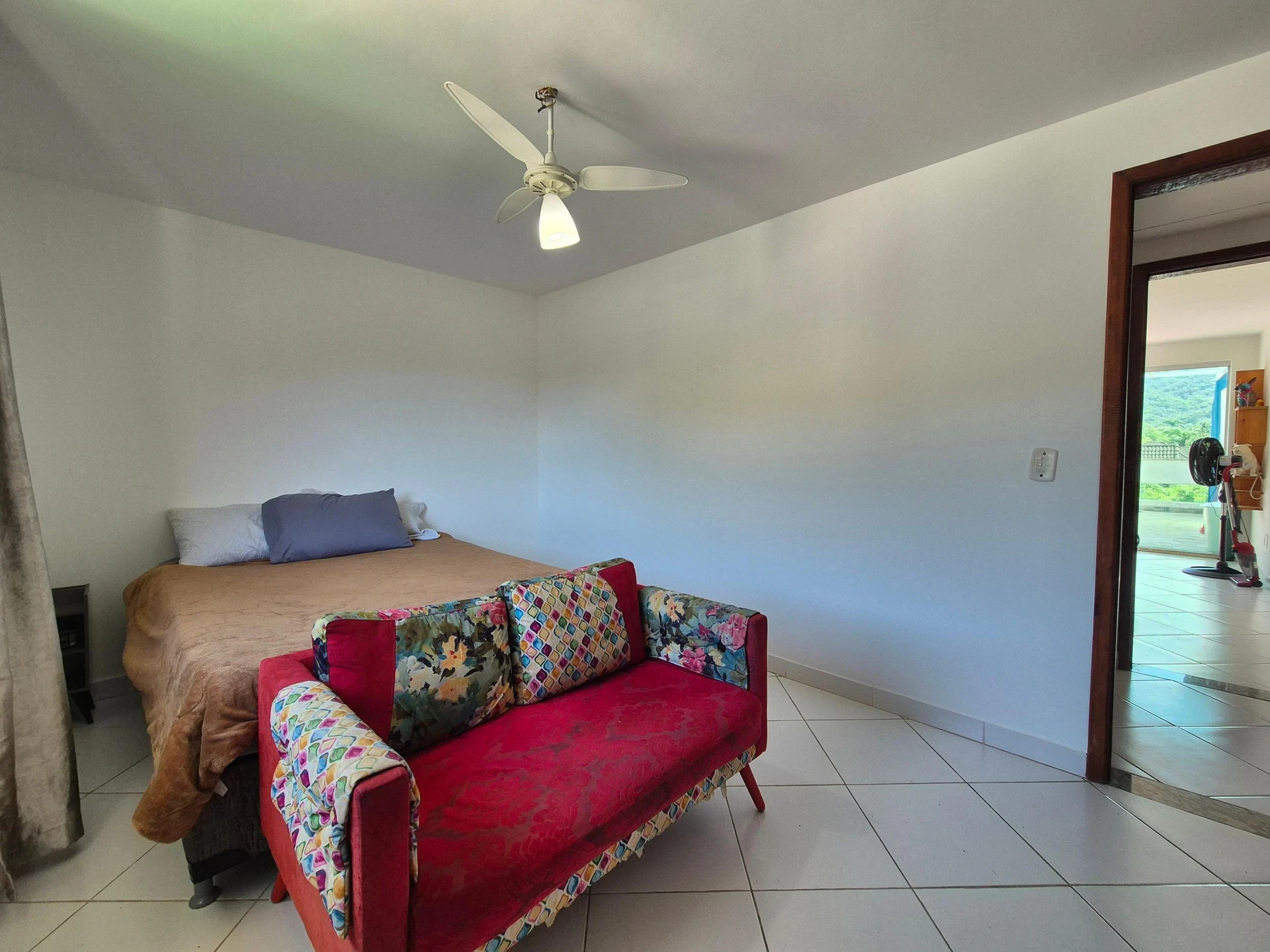 Furnished house with 4 bedrooms and a balcony — photo 12