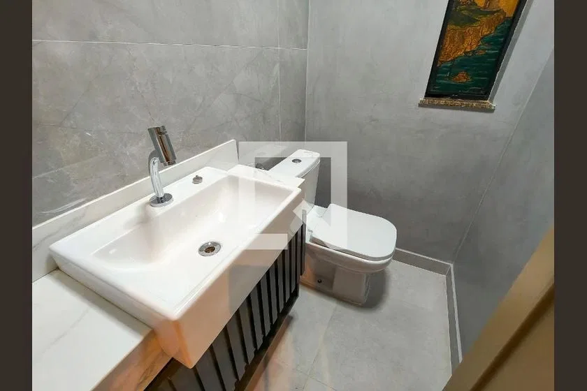 House with 5 en-suite bedrooms, 285 m² and parking — photo 15