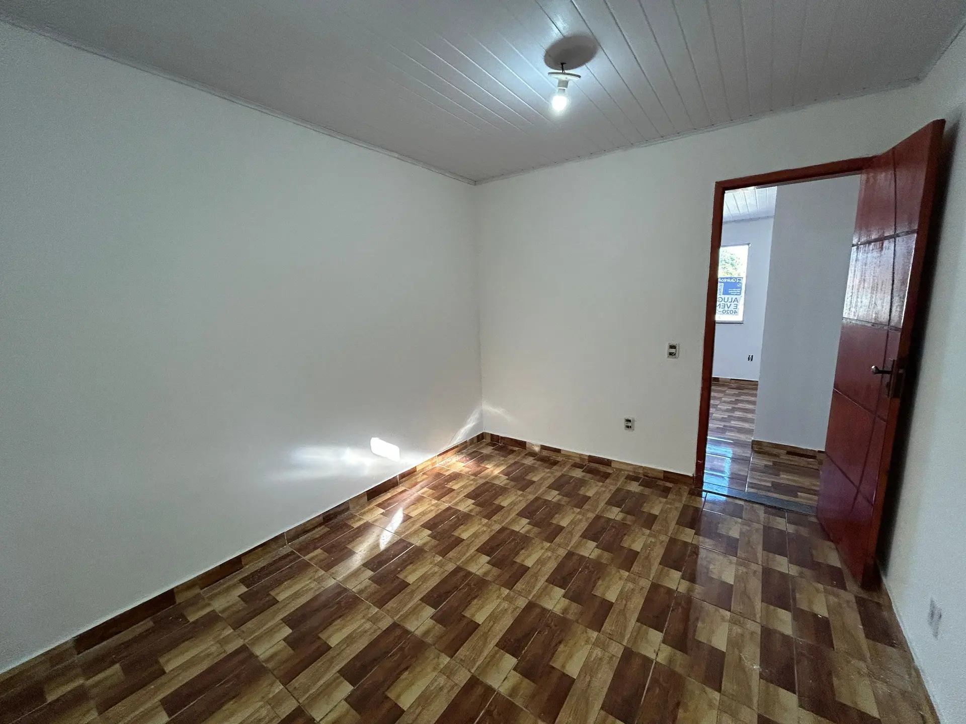 Квартира з 2 спальнями та 1 ванною з душовою зі скла — photo 18
