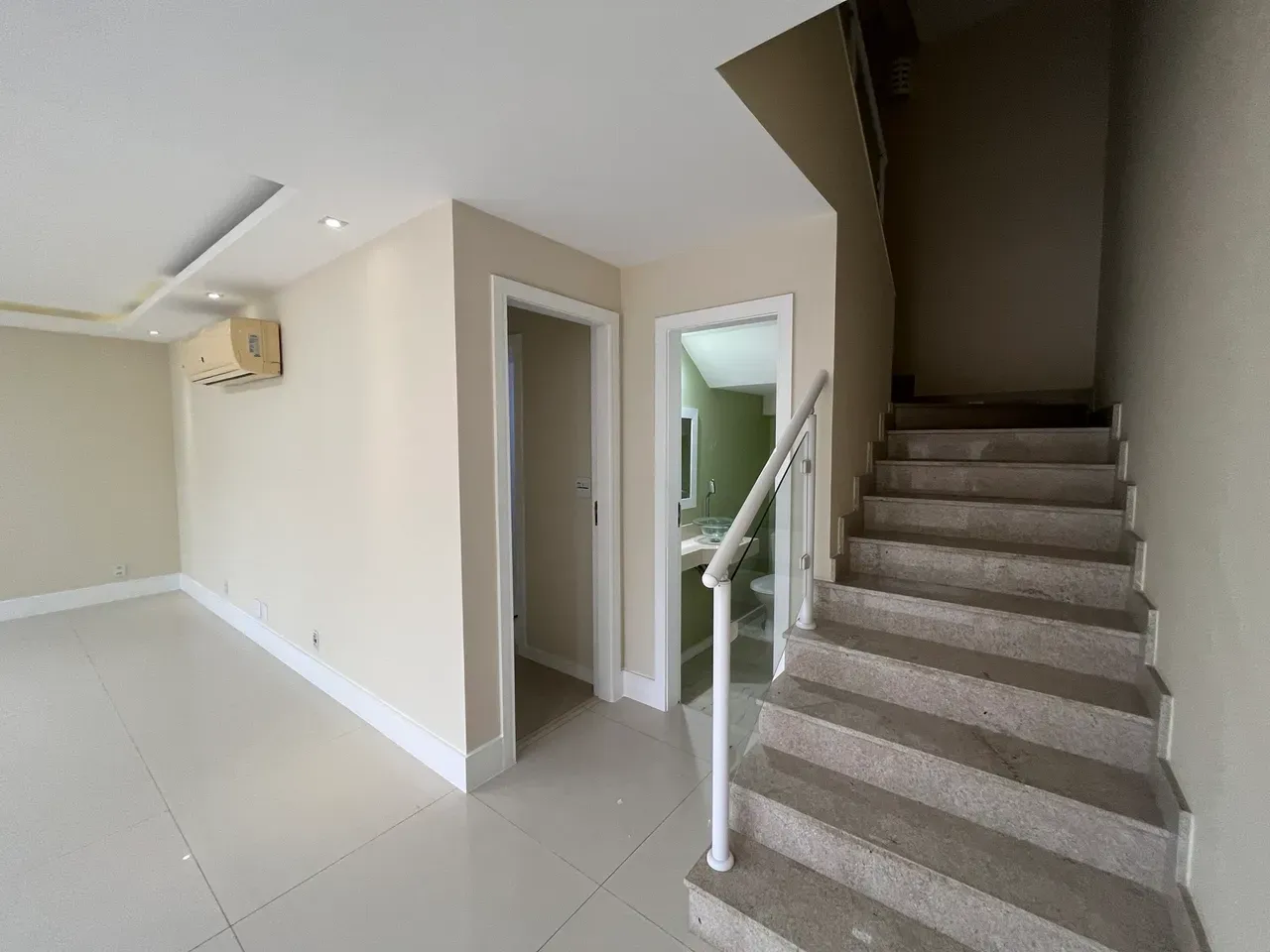 Furnished triplex house with 5 en-suite bedrooms — photo 20