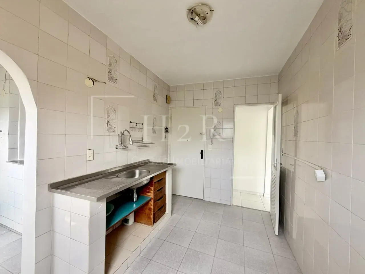 One-bedroom apartment with a mountain view in Rio de Janeiro — photo 10
