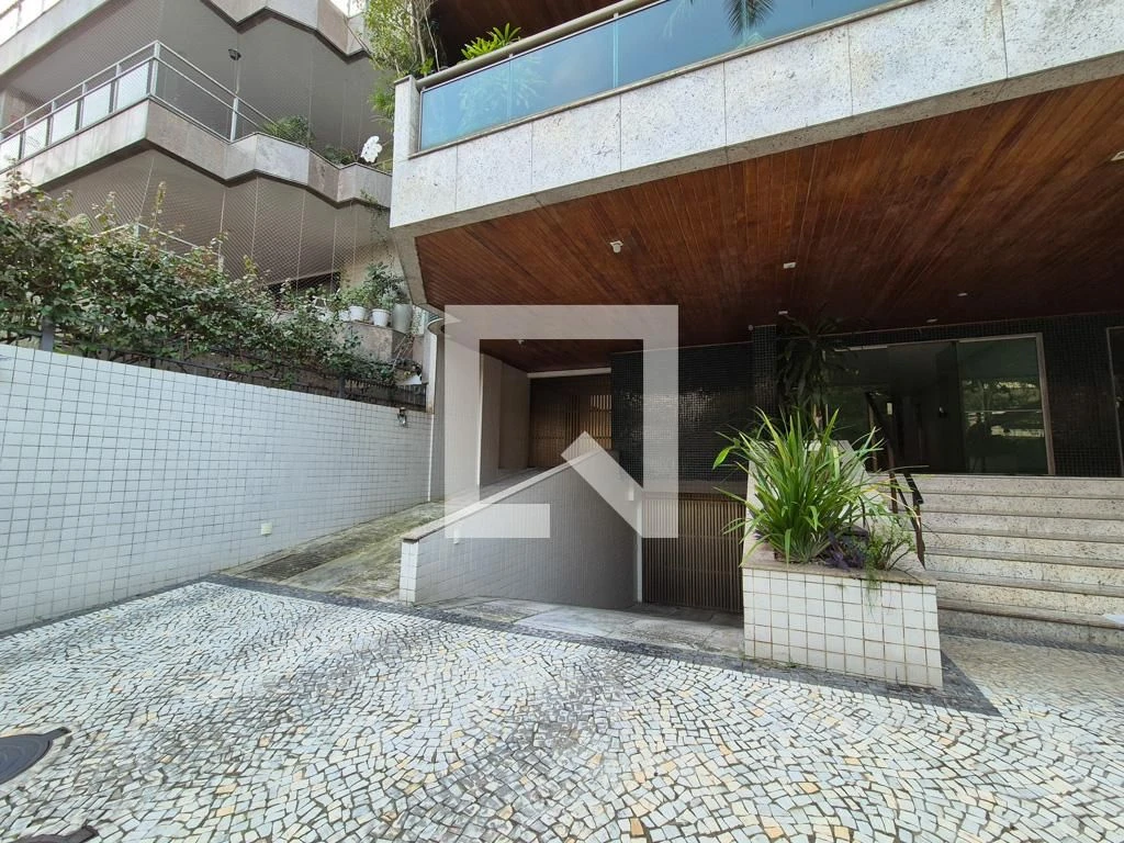 Furnished apartment with 5 en-suite bedrooms and terrace — photo 4