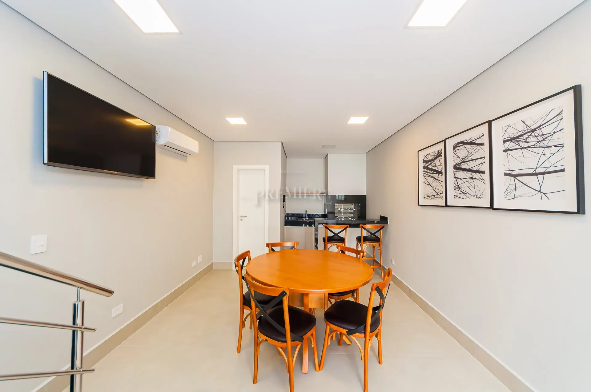 House, 97 m², with a glass-enclosed balcony — photo 40